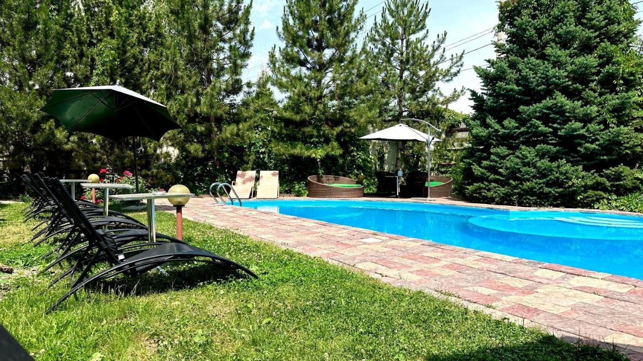 Tian-Shan Hotel Biškek Exteriér fotografie