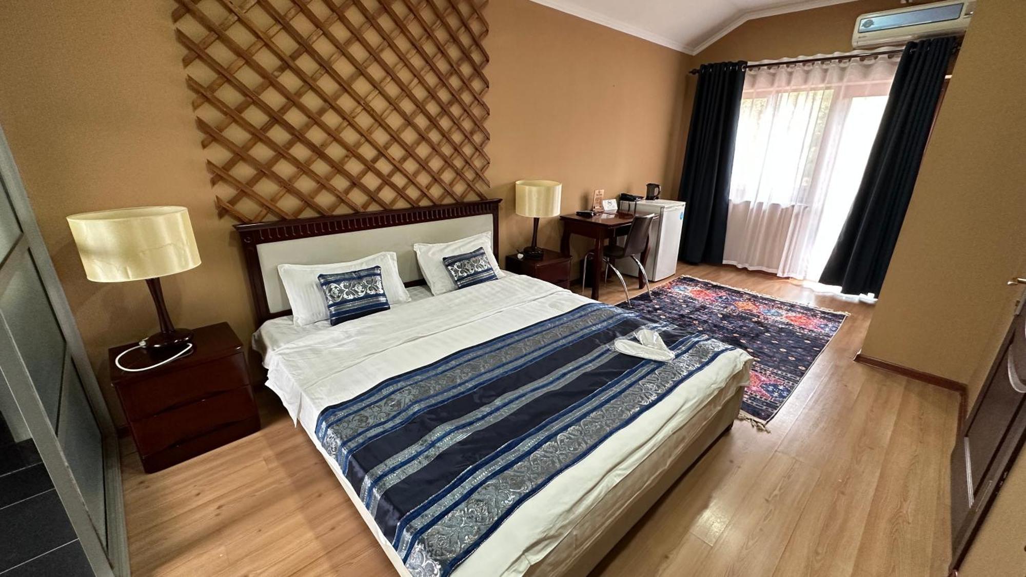 Tian-Shan Hotel Biškek Exteriér fotografie